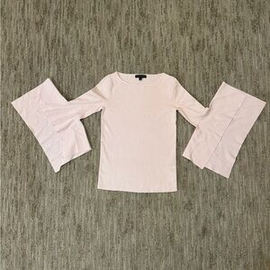 Light pink flowey top